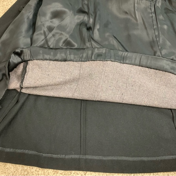 Vintage Black Wool coat with white fur collar - Picture 6 of 15